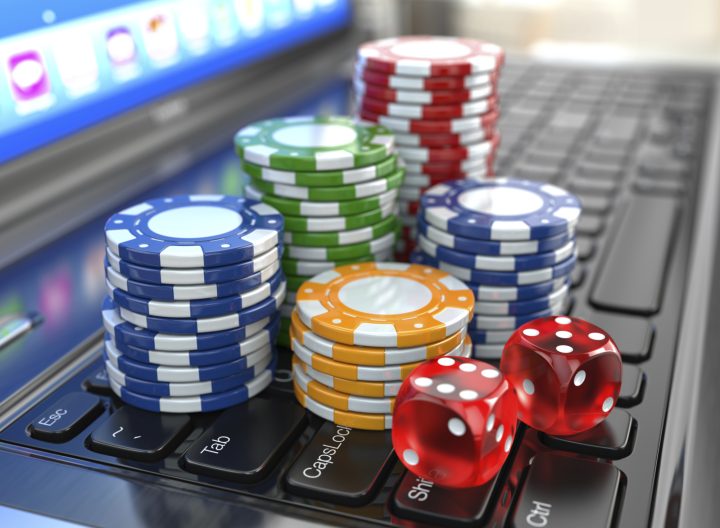How can the gamblers be registered on online site daftar joker123 for playing?