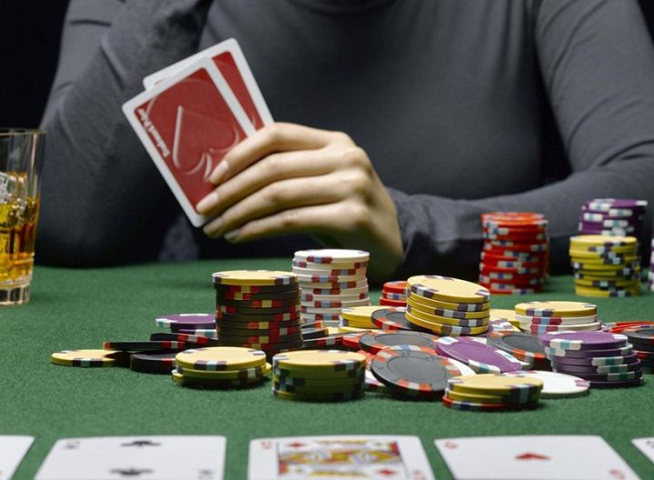 Which gambling site is better for playing the online baccarat game?