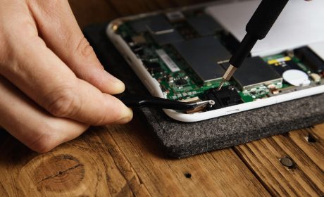 Why Professional Phone Servicing Is Better Than DIY Fixes