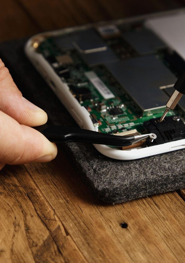 Why Professional Phone Servicing Is Better Than DIY Fixes