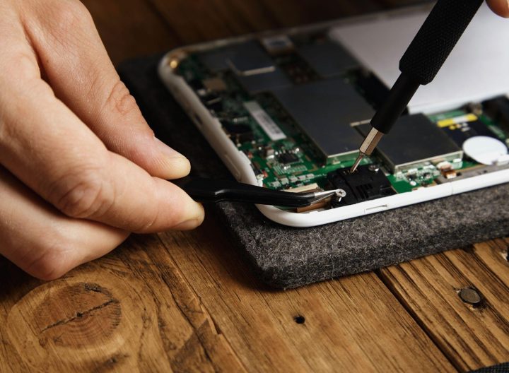 Why Professional Phone Servicing Is Better Than DIY Fixes